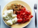 Hvide bønner, grøn  &  rød peber, blomkål og tomat